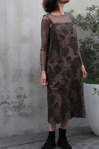 NICOLA SCREEN apron dress maxi | khaki flower
