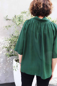 NICOLA SCREEN poete art tie top | emerald