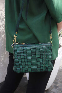 CAMPOMAGGI pochette woven bag small | bottle green