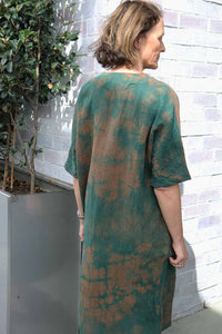 NICOLA SCREEN v pocket dress mud silk | jade antique tie dye